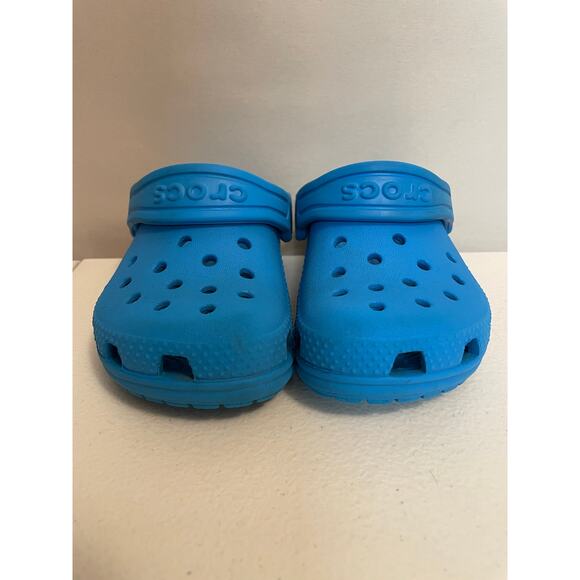 CROCS 2 pair children‎ size 6 Blue pair and Shark gray/black EUC - Picture 9 of 16